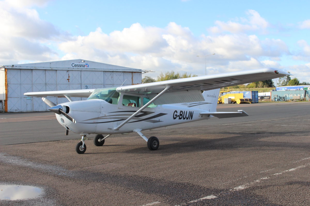 Cessna 172N G-BUJN